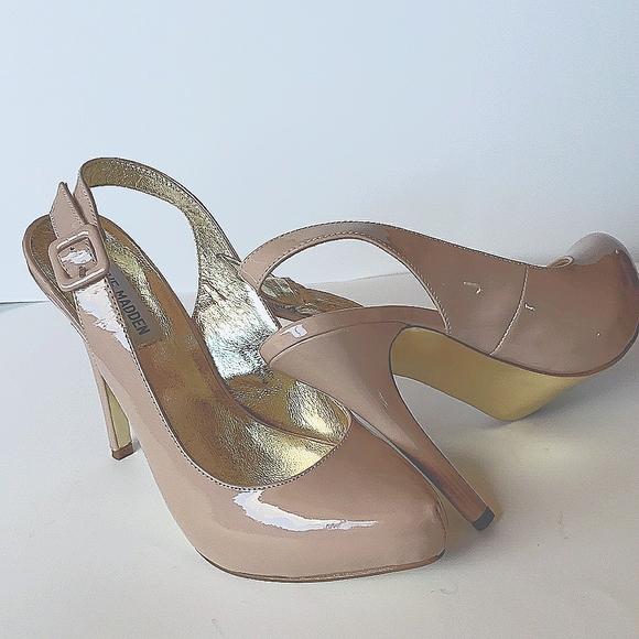 💥Steve Madden slingbacks in slick vinyl cream size 7.5 NWOT💥 - Picture 1 of 10